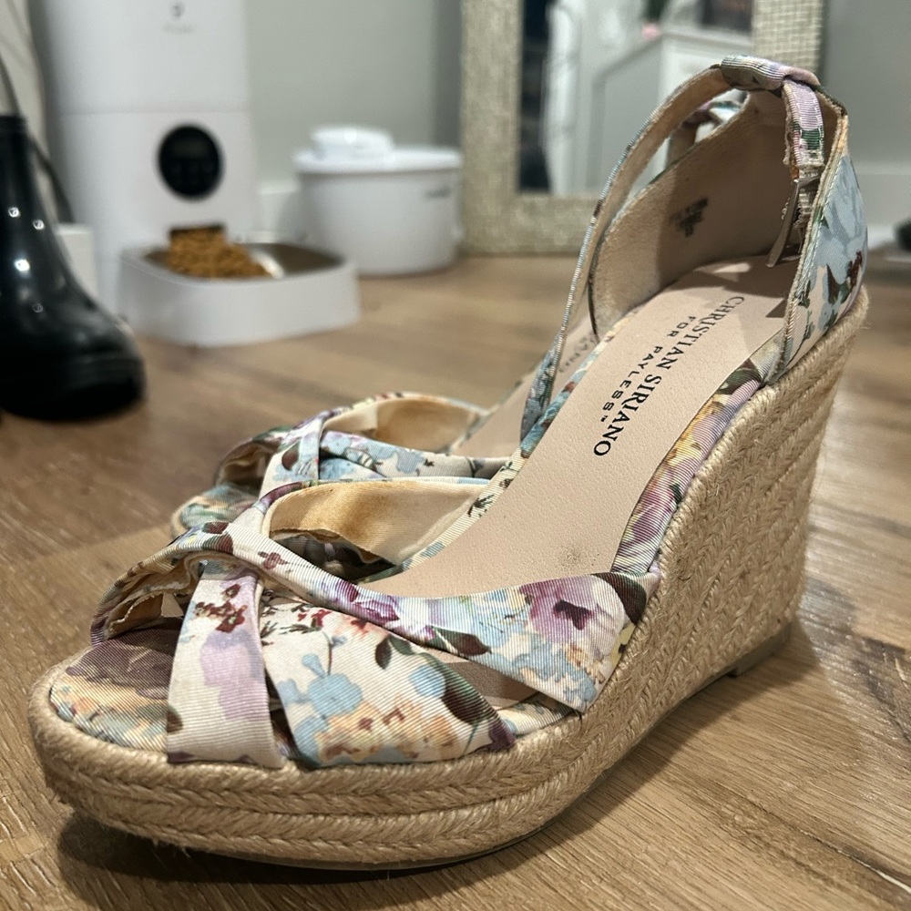 Flower wedges